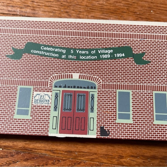 Cat's Meow Village - FJ Designs - Wooster OH Celebrating 5 Years Of Construction - Picture 4 of 7